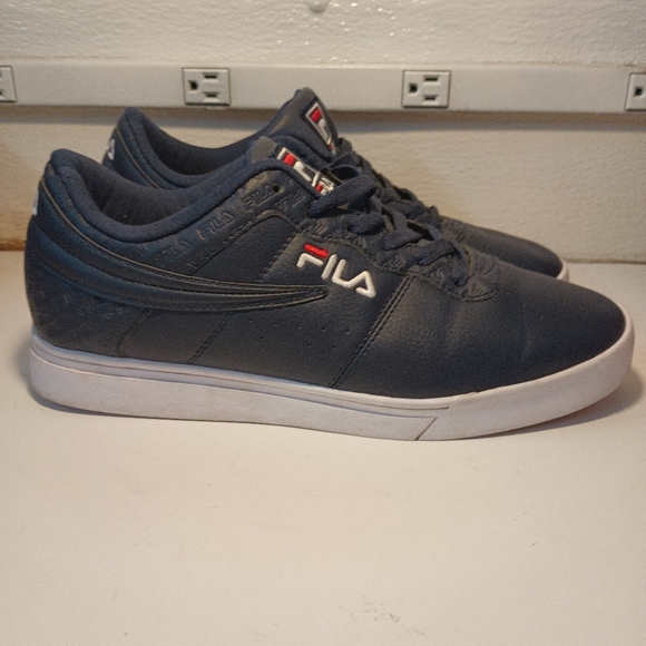 FILA Men's Low Sneaker Size 10 - Picture 2 of 9